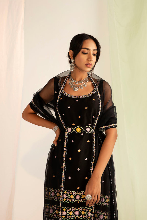 Black Kurta Set in Silk Organza