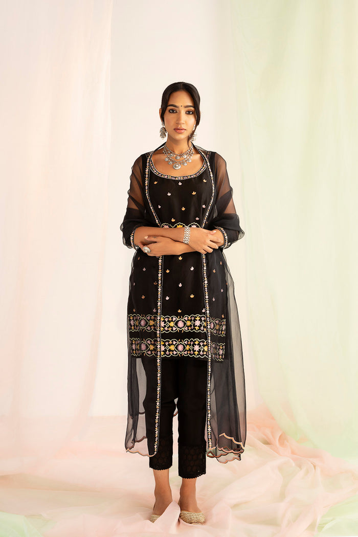 Black Kurta Set in Silk Organza