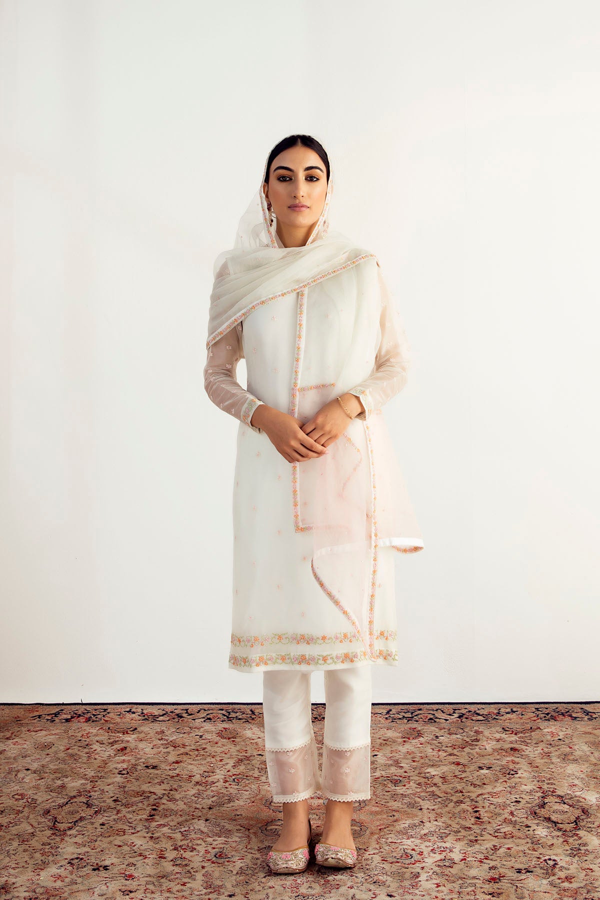 White Kurta Set in Silk Organza