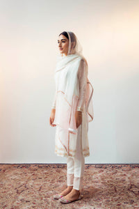 White Kurta Set in Silk Organza