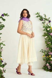 Ivory Kurta Set in Silk Chanderi with purple Dupatta